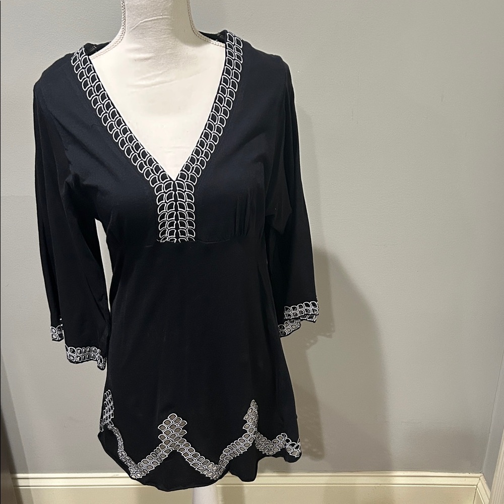 BCBGMaxAzria Black Tunic with White Accents